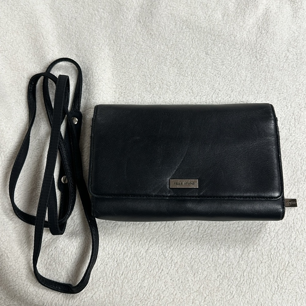WILSONS LEATHER Pelle Studio Black Leather Shoulder Bag/Wallet DETECHABLE STRAP
